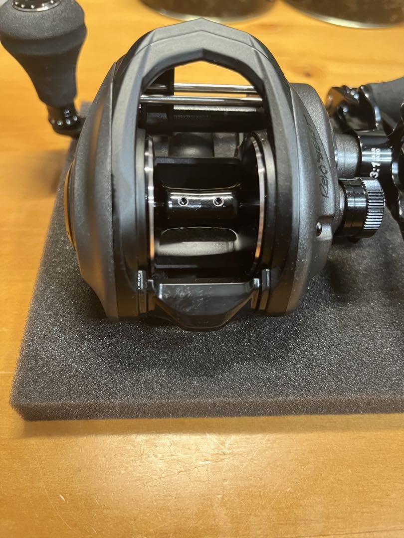 アブガルシア ベイトリール レボ ビースト 40HS ハイギヤ 右ハンドル 2個 REVO BEAST X （レボ ビースト エックス)｜AbuGarcia｜釣具の